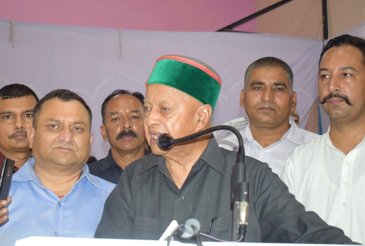 Judge quits hearing from Virbhadra And his wife corruption case