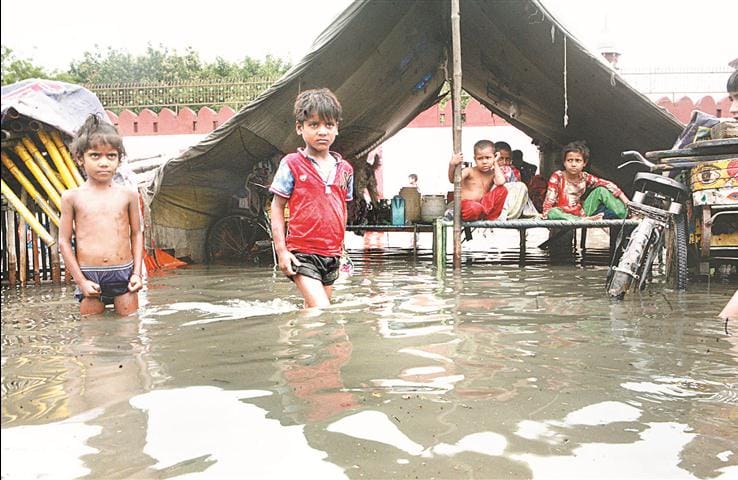 Waterfalls, life-span in the first rain