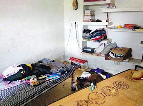 One lakh stolen from closed house of bank cashier