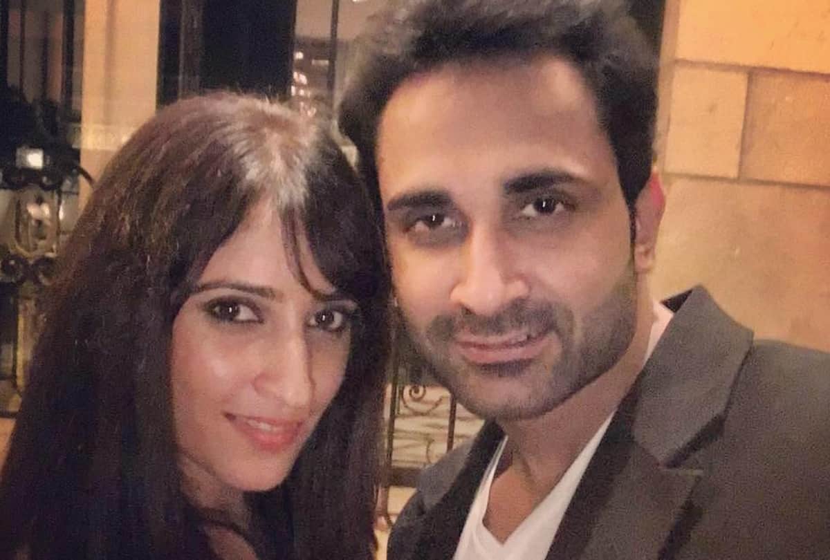 air hostess anissia batra sent messages her husband from roof