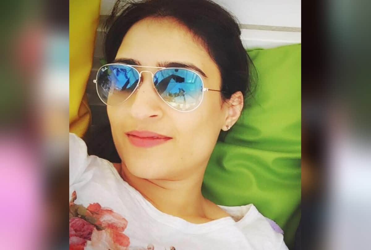 eyewitness says delhi air hostess anissia batra trying to save him self before death