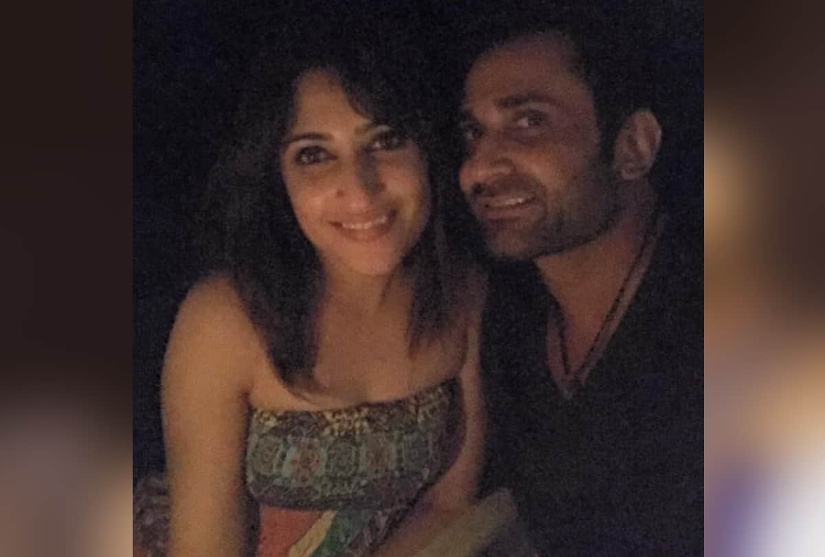 delhi air hostess anissia batra was set to take divorce from his husband mayank and settle apart