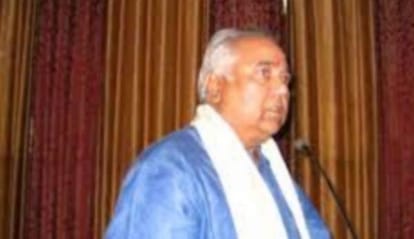 Buddhinath mishra said that poetry is not meaningful by anyone applause
