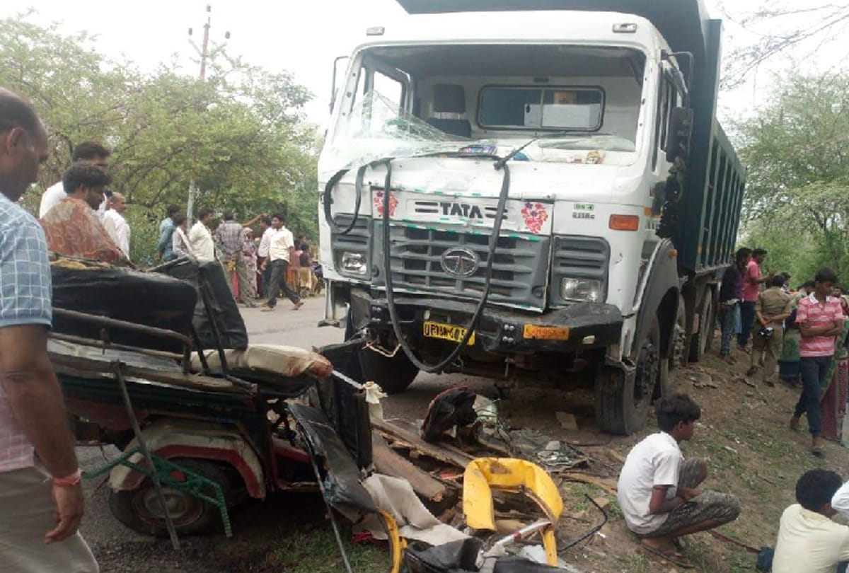 terrible accident in chitrakoot eight death include students