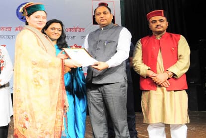 State women commission awarded daughters of himachal for their achievement