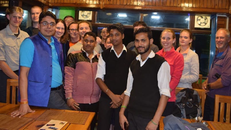 इंग्लैंड के सैलानियों को भा रहे हैं कुमाऊंनी व्यंजन