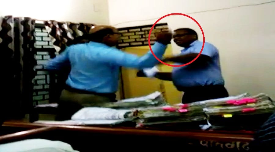 UP: There was a fight between the presenter and former president in the court