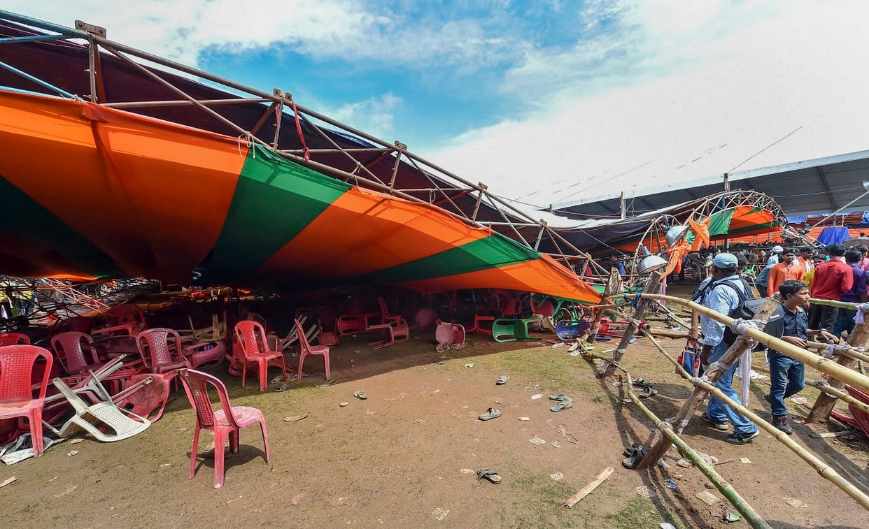many people injured in PM Narendra Modi rally in Midnapore tent collapsed during his speech