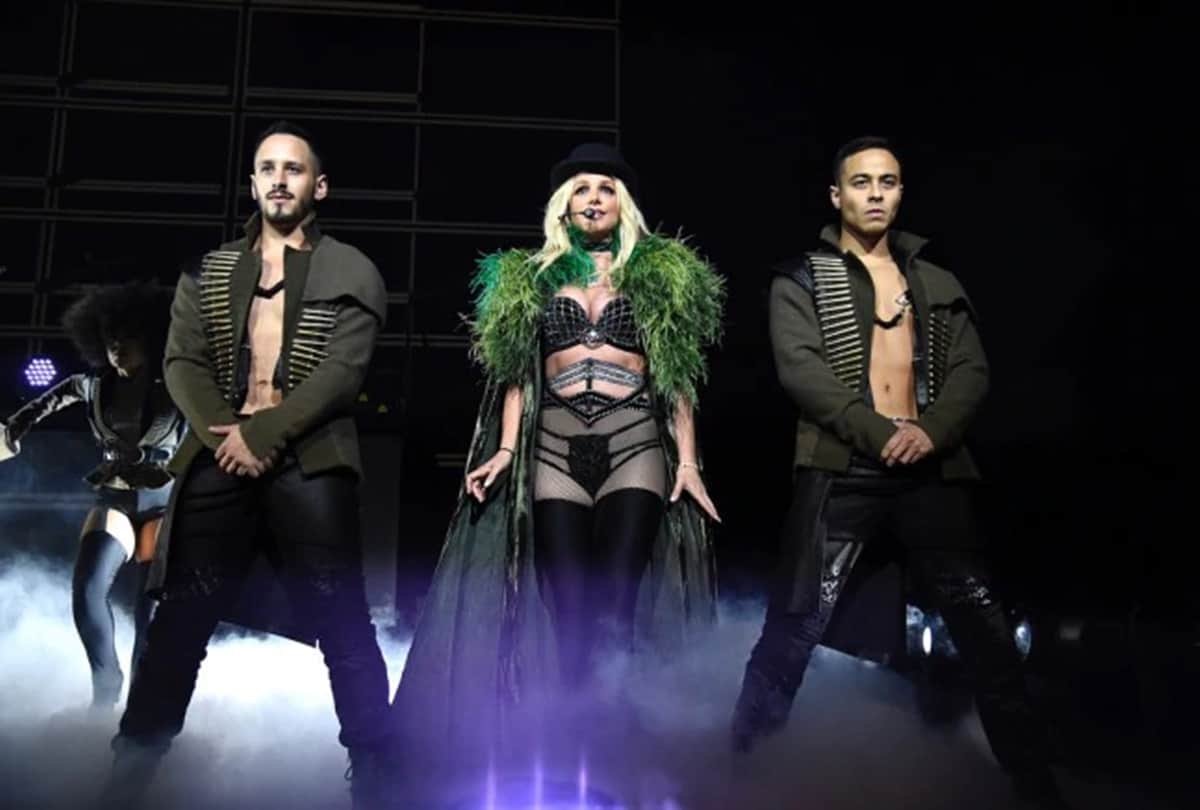 britney spears suffers wardrobe malfunction on stage during live concert