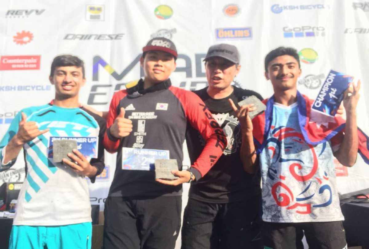rinku of kullu won third prize in mountain biking at malaysia