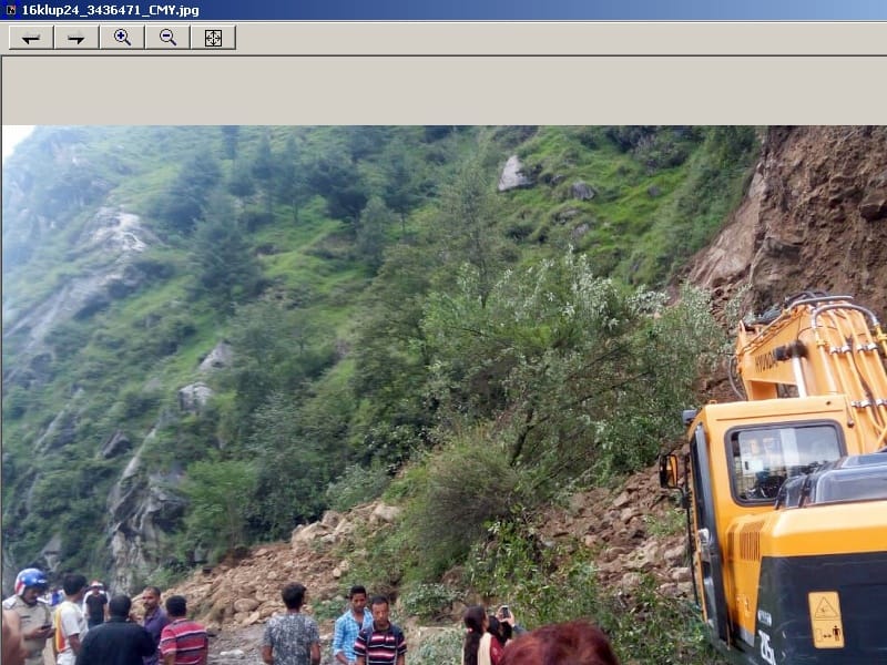 बारिश से एक दर्जन रूट प्रभावित, दलदल-कीचड़ में फंसीं बसें