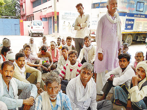 Worker's death due to hiatus wire grip