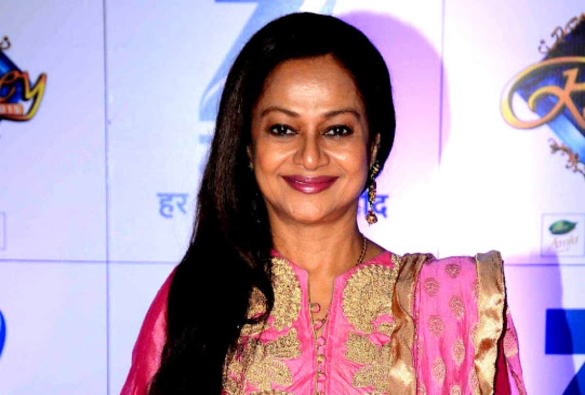 top five news of The Test Case Navina Bole Bhakharwadi Eisha Singh and Zarina Wahab