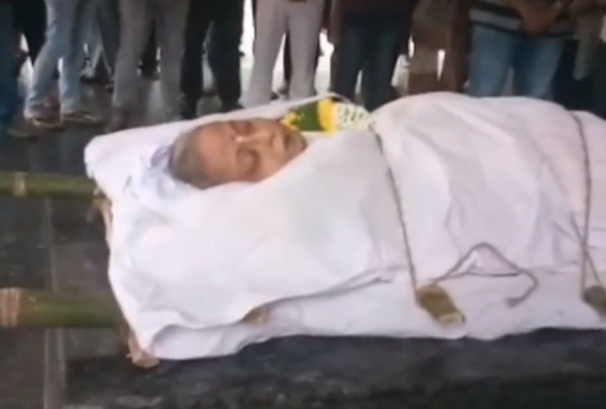 Friends and family paid last tribute to Rita Bhaduri at her funeral photos 