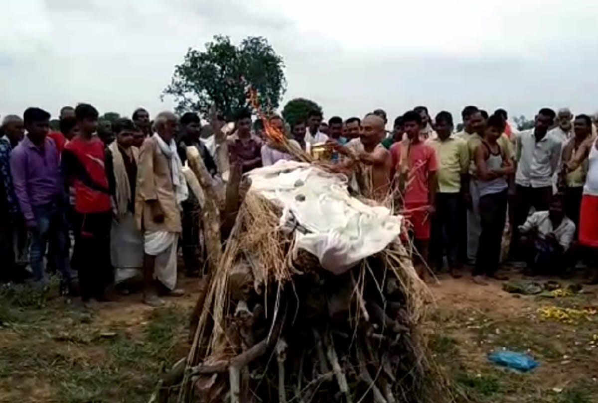 Last rites of students killed in Chitrakoot accident