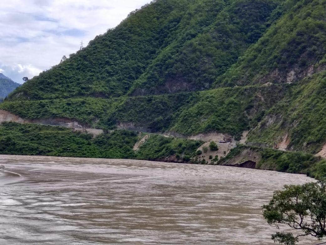 buildings flows in river yamuna at yamunotri dham