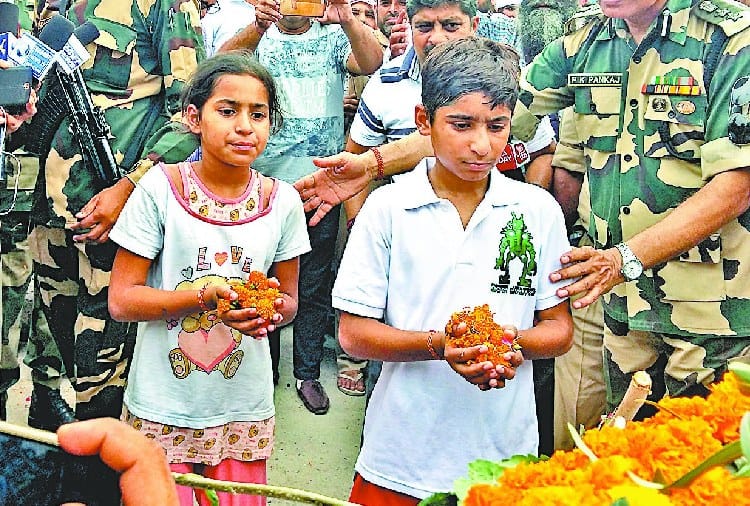 Indian Army Soldier Mukhtiyar Singh Funeral, Kiled in Naxalites Attack in Chhattisgarh
