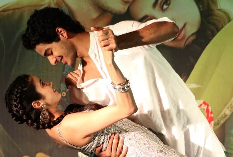 Chandigarh, Jhanvi Kapoor Statement on Mom Sridevi, Ishaan Khattar Movie Dhadak
