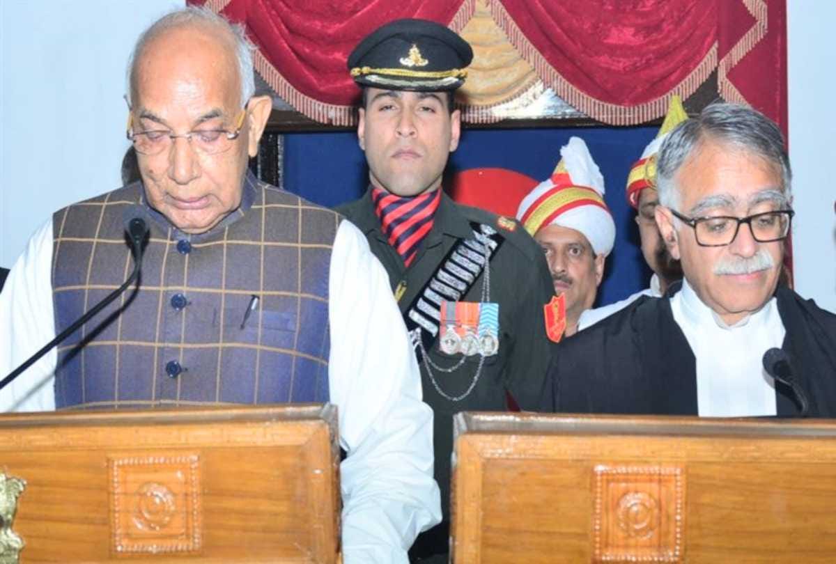 kaptan singh solanki took oath of executive governor of himachal