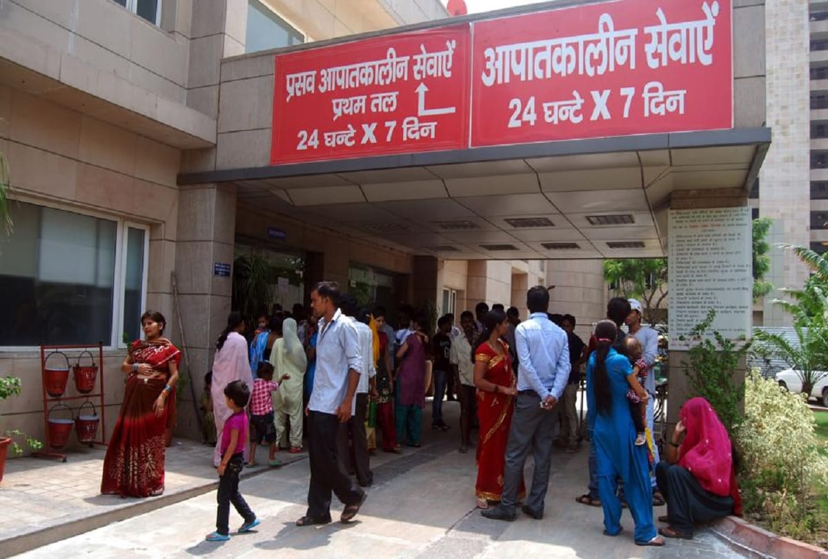 Blood not plated to patient after doctor duty over in noida District hospital