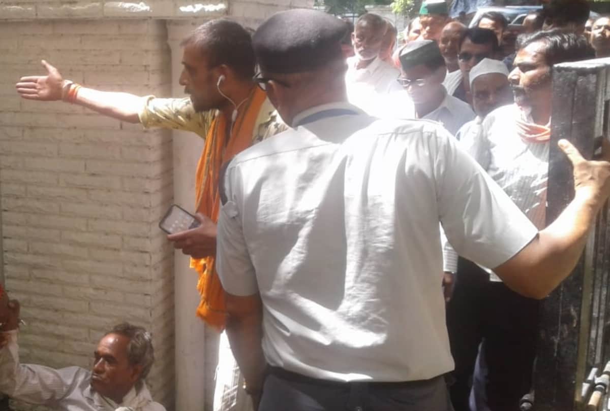 farmer tried to commit suicide in lucknow