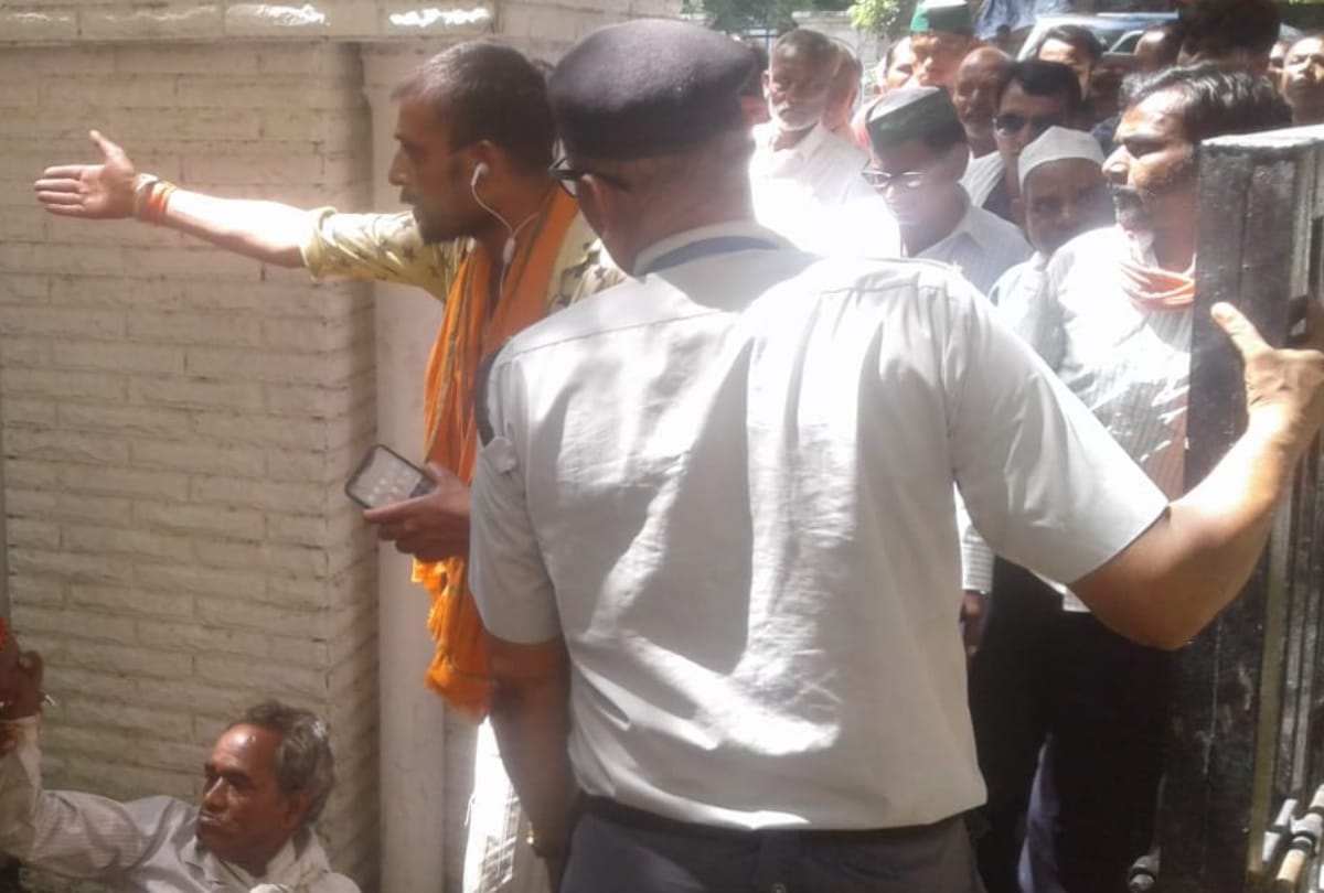 farmer tried to commit suicide in lucknow