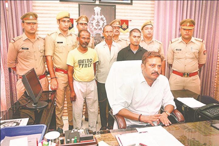 The driver has looted 10 lakhs from the businessman of the looted oil businessman