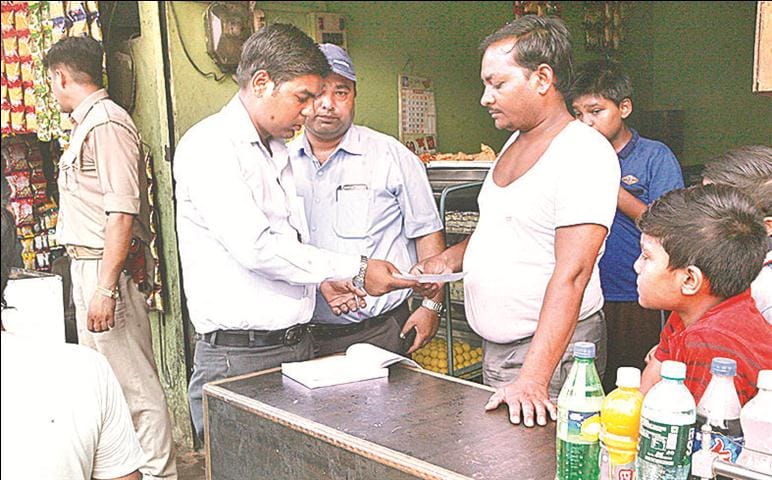 32,000 fines charged on the use of polythene