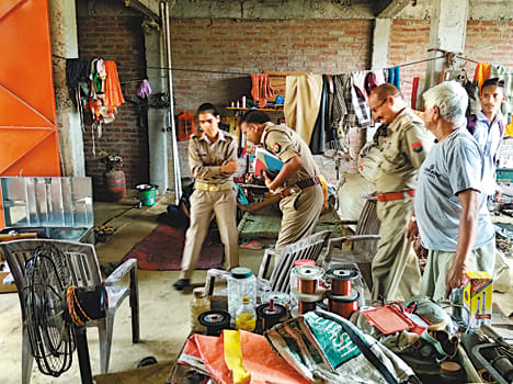 Four lacquer theft from the house in Chatta village