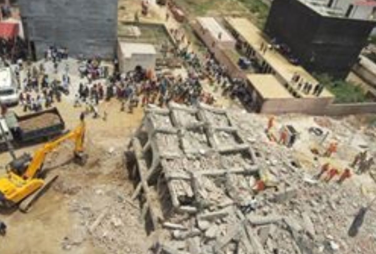 two building collapsed in greater noida shahberi: eye witness tells tale of horiffic night
