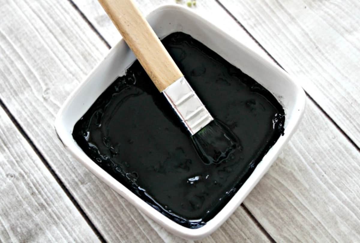 Tips to make charcoal mask at home that will brighten your skin