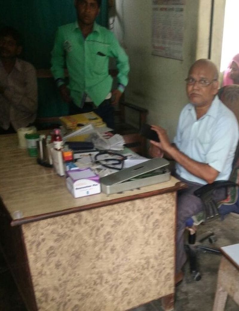 मरीजों को ड्रिप चढ़ाते मिले झोलाछाप