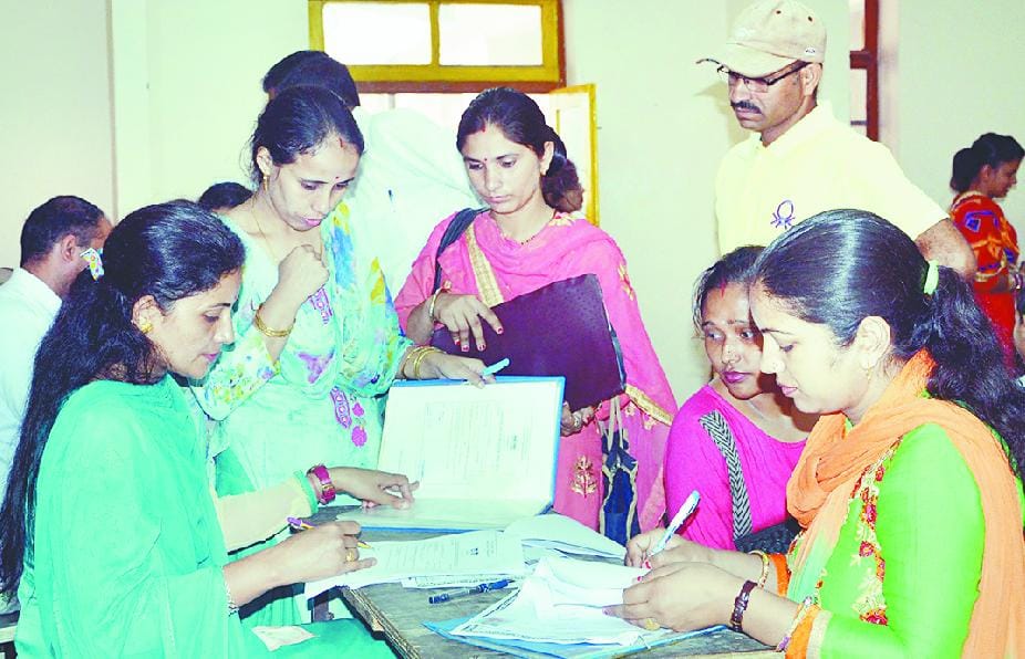 36 पदों के लिए 680 अभ्यर्थियों ने दिया साक्षात्कार