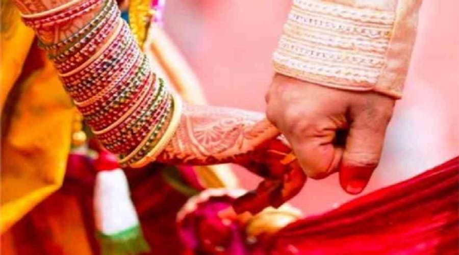 UP: girl married a cousin brother in Arya Samaj temple, and sought police protection