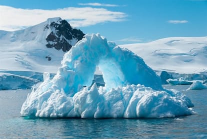 Global Warming Scientists of Cambridge University are trying to create artificial snow on poles
