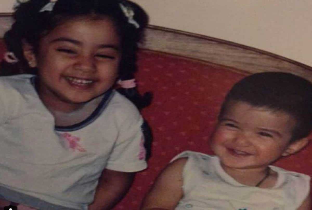 Throwback thursday picture of sridevi daughter janhvi kapoor 