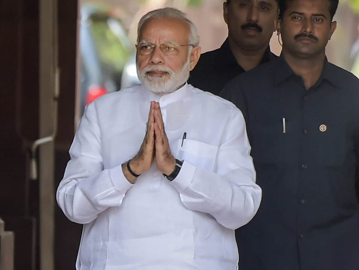 PM modi, Sushma Swaraj and Home Minister Rajnath Singh arrive in Parliament 