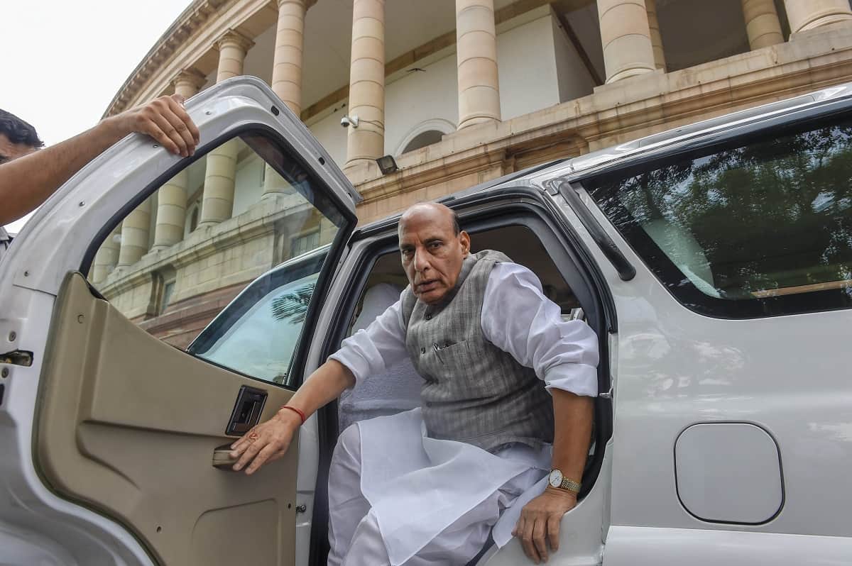 PM modi, Sushma Swaraj and Home Minister Rajnath Singh arrive in Parliament 