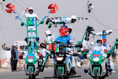 man making india proud on international by giving bike riding training 