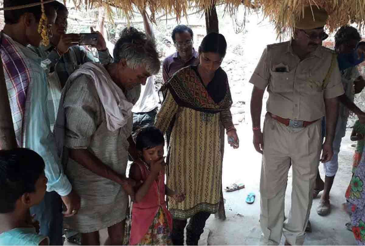 5 year old girl child broke the egg village people throw her out from home without food