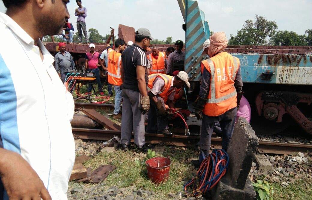 Goods train derailed in ghazipur
