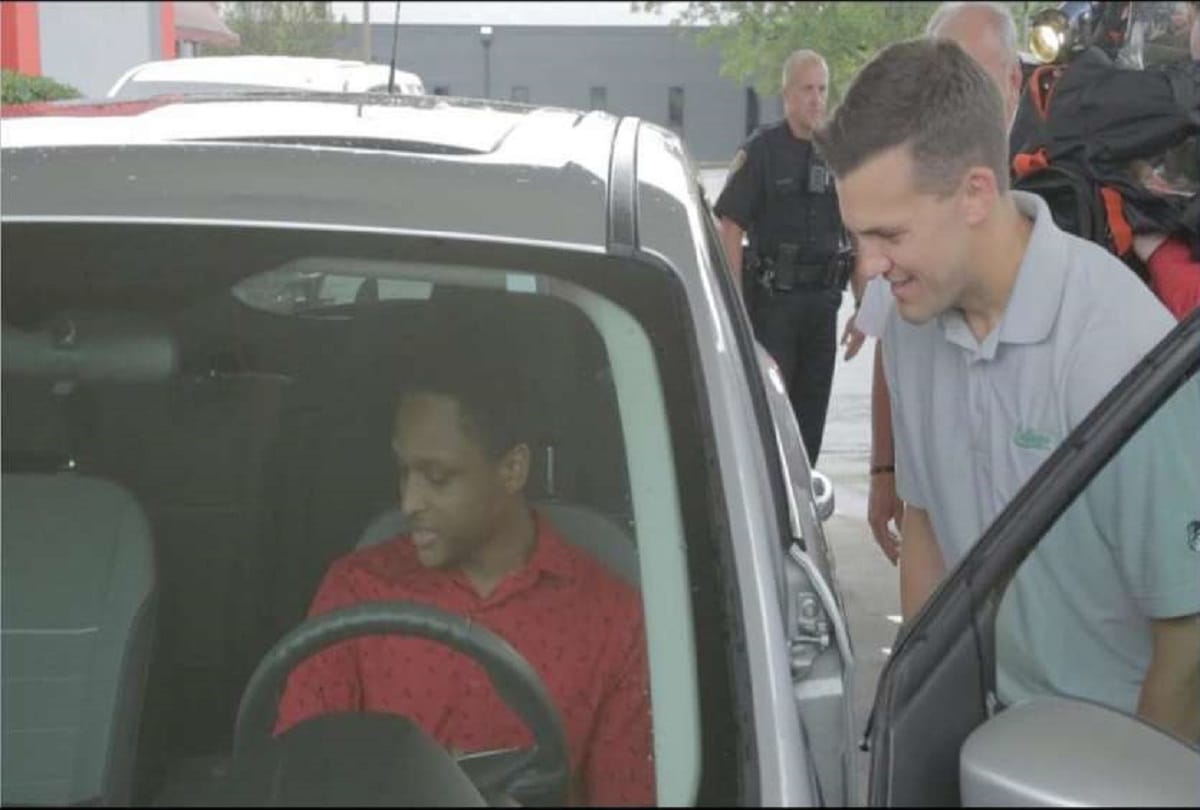 alabama : 32 kilometer walk youth, the boss gave the car