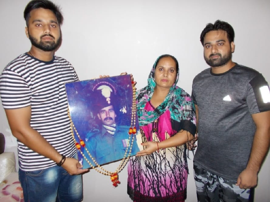 Pics: grenadier Yogendra Singh martyr after killing 17 enemies