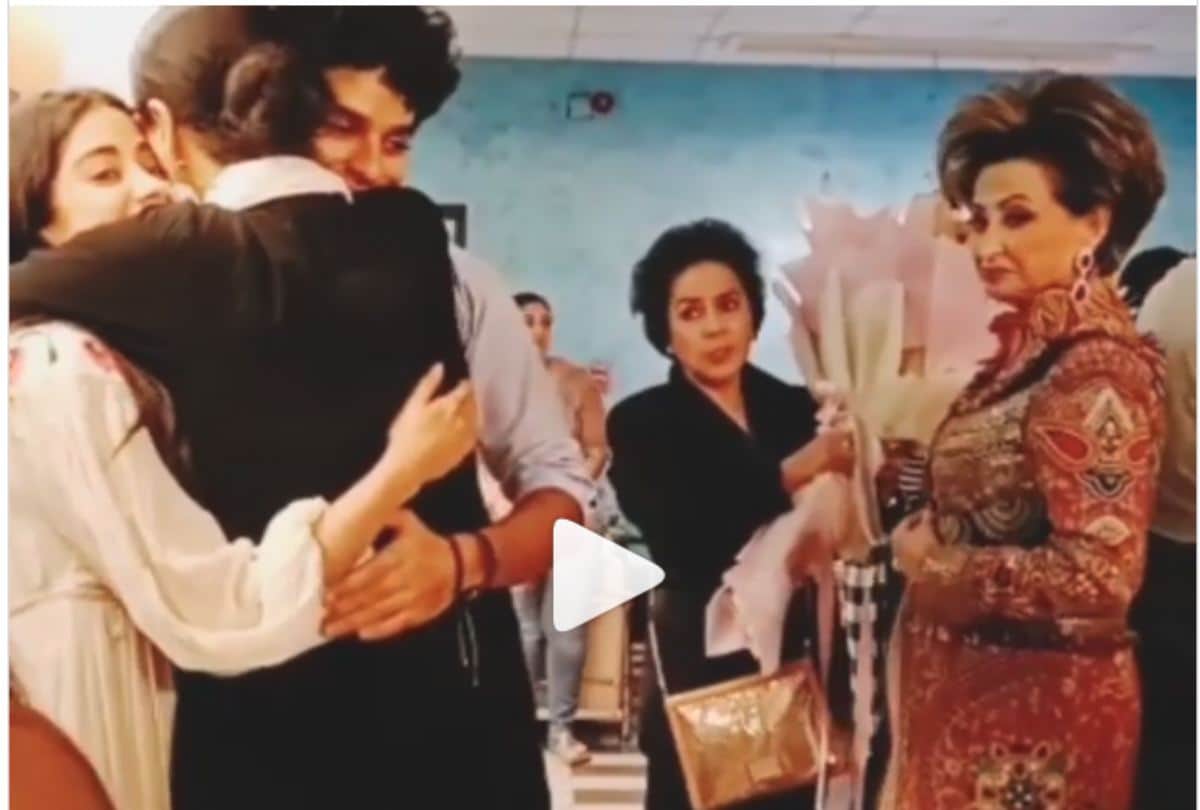rekha get emotional to watch janhvi kapoor film dhadak