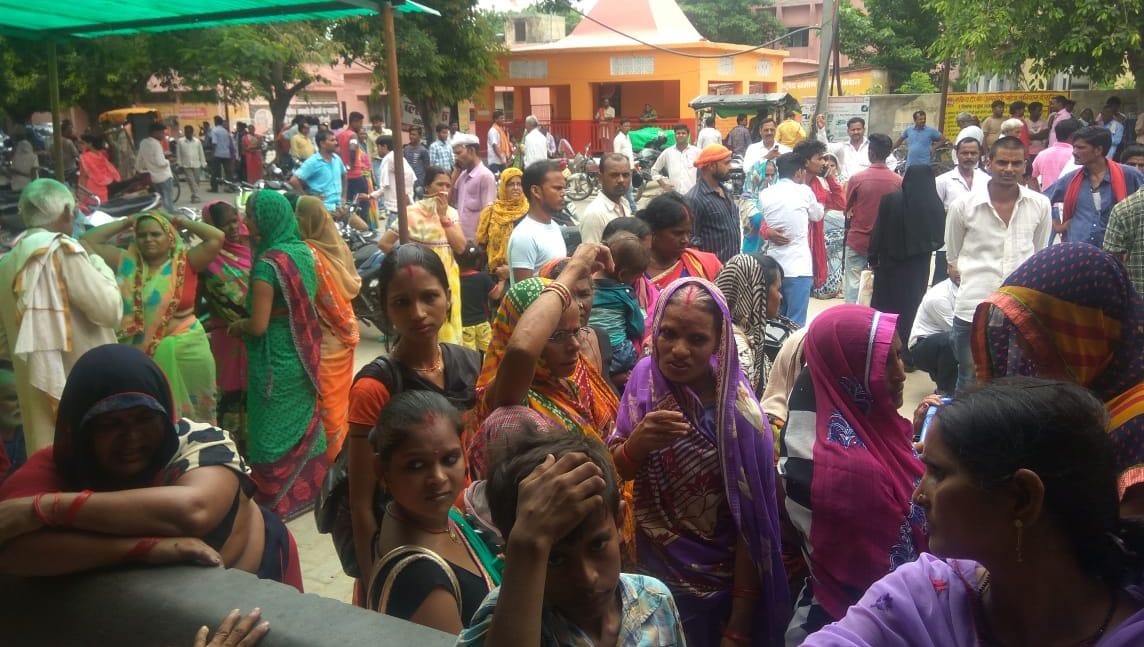 युवक की मौत पर इमरजेंसी में बवाल