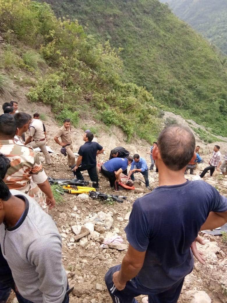 bus fell into gorge in tehri chamba