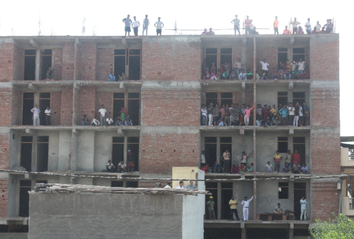  Shahberi Building Collapse: Builder used to pass home loan in a week