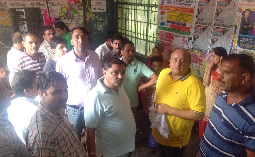 एसडीएम बड़सर ने बस अड्डा भोटा का किया औचक निरीक्षण