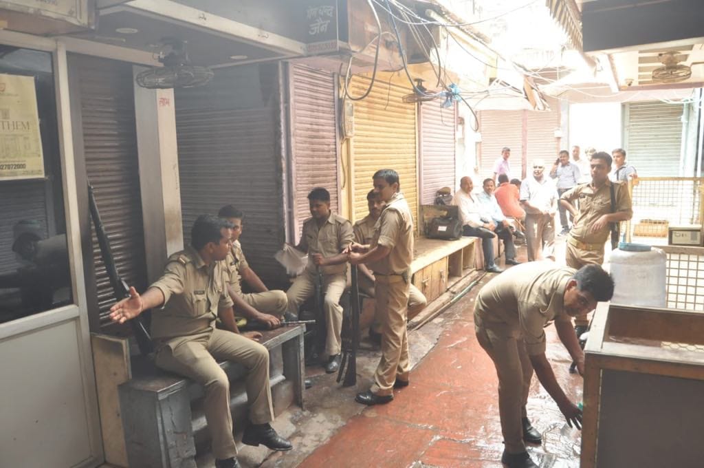 Income tax team raid on bullion traders houses