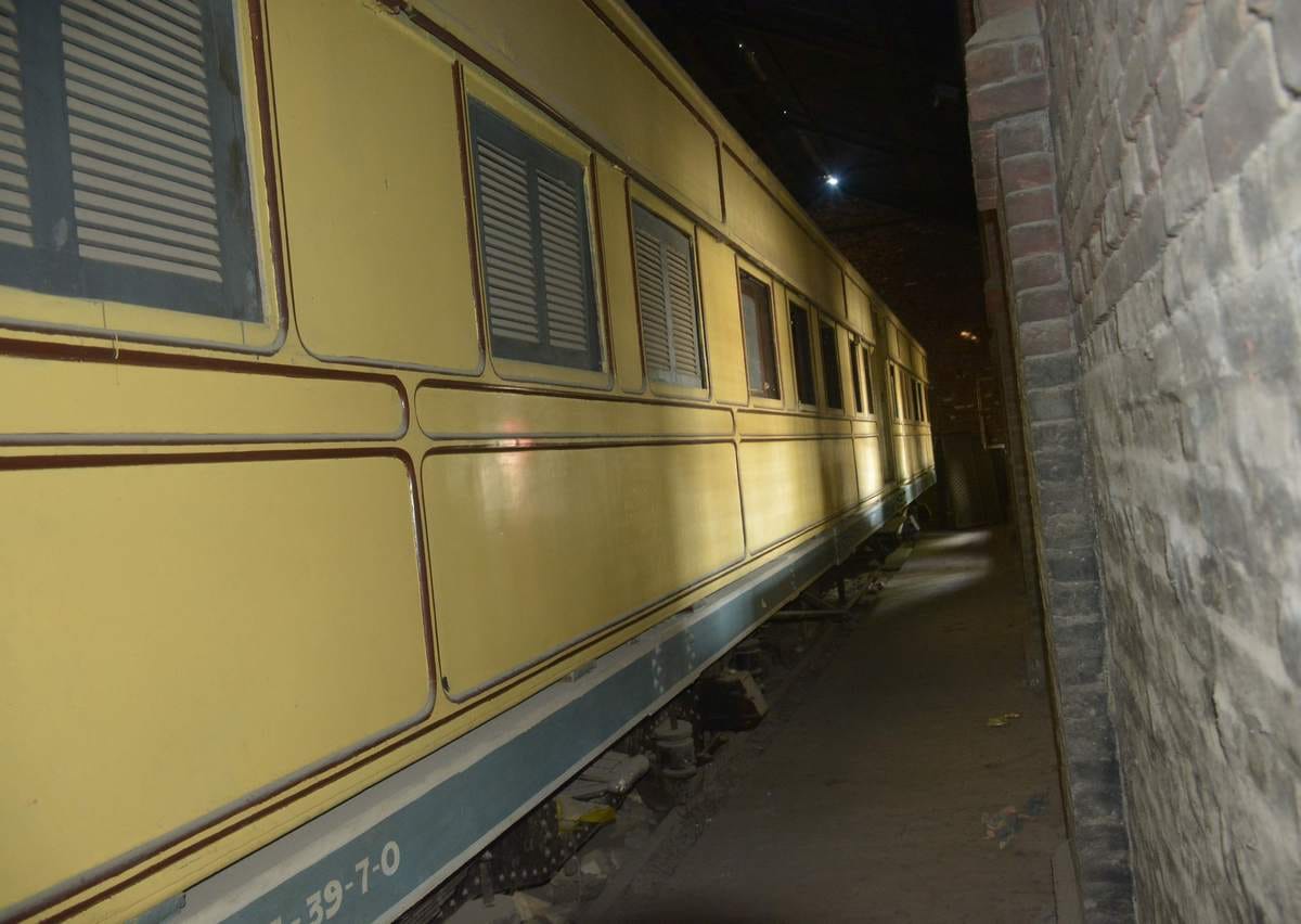 Kashi Naresh saloon again became in function see photos